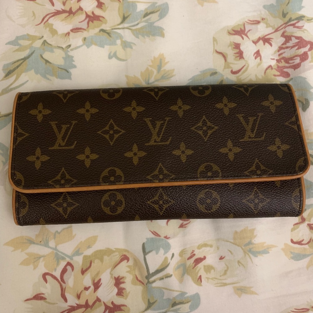 LV GM pochette